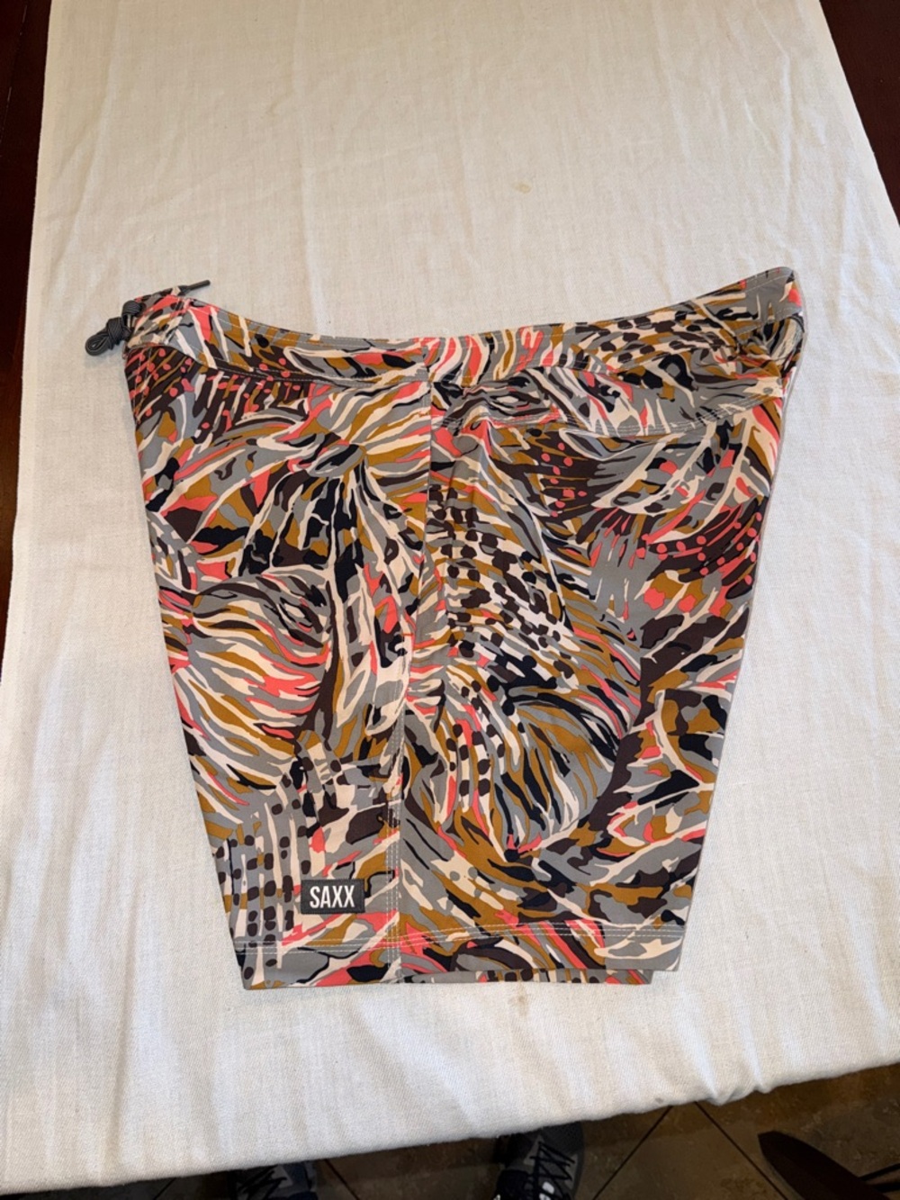 T0204102 Saxx Multicolor Abstract Zip Pouch in Coral, Gray & Tan SZ 38